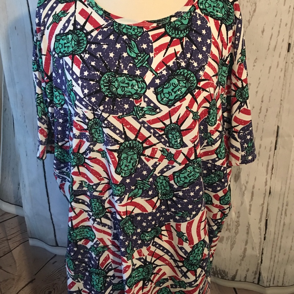 Small Vintage Lularoe Americana Irma